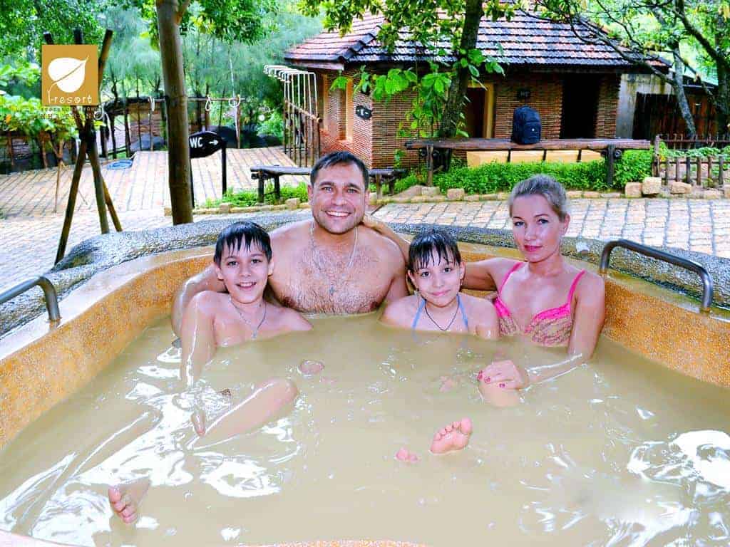 Tắm bùn i-resort Nha Trang